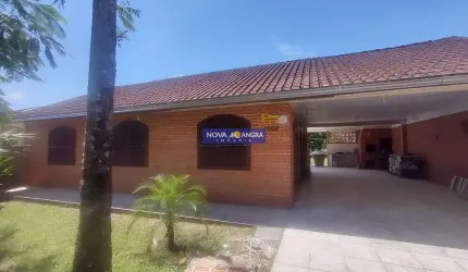 Casa com Piscina prox do mar