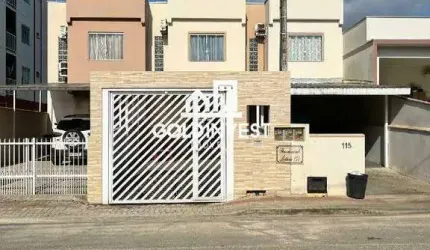 Casa geminada com 2 quartos e espaço nos fundos em Dom joaquim!