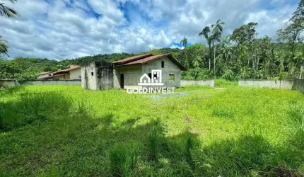 Terreno com mais de 1.000 m² com casa inacabada de 3 quartos no bairro São Pedro em Guabiruba