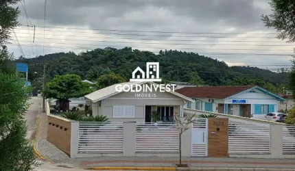 Casa 100% mobiliada com 3 quartos no Bairro Guabiruba Sul