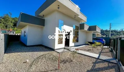 Casa com 3 quartos (sendo uma suite e uma demi) em um condominio na Guabiruba