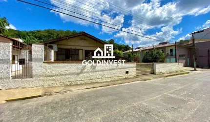 Terreno no Bairro 1º de Maio com 480 m² plano todo cercado a 6,8 km do Centro de Brusque