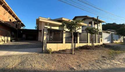 Casa a venda com 2 quartos sendo 1 suíte no bairro Limoeiro
