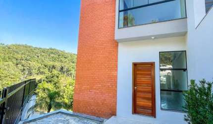 Sobrado/Casa com 3 quartos no Bairro Aguas Claras
