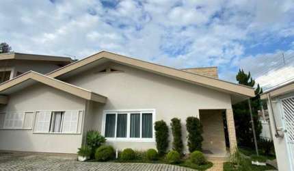 Casa à venda, 4 quartos, 2 suítes, 2 vagas, Azambuja - Brusque/SC