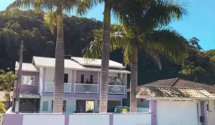 Casa com 3 quartos sendo 1 suite para venda em Brusque.