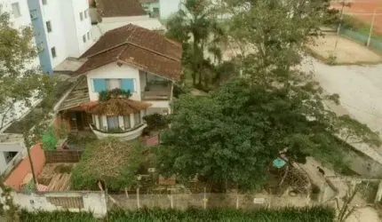 Terreno com 630 m² no bairro São Luiz (ACEITA PERMUTA 50%)