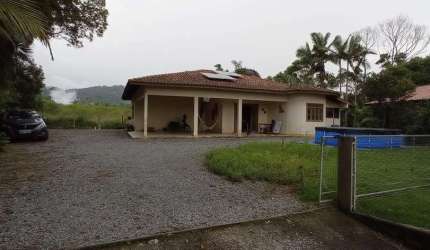 Casa à venda, 2 quartos, 1 suíte, 3 vagas, São Pedro - Brusque/SC