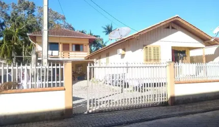 Casa à venda, 6 quartos, 1 vaga, CENTRO - Guabiruba/SC