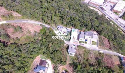 Terreno em condomínio fechado com 1.226m²