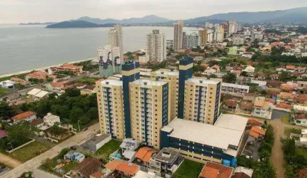 Apartamento com 2 quartos a 250 mts do mar em Balneário Piçarras