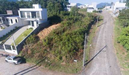 Terreno com 430m² no bairro Primeiro de Maio