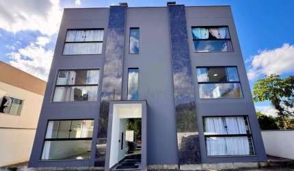 Apartamento com dois quartos amplos no Bairro Limeira