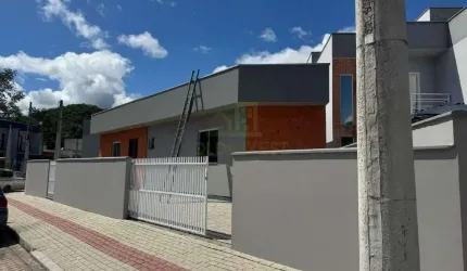 Casa a venda com 3 quartos no bairro da Limeira