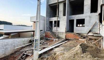 Casa com dois quartos no bairro da Limeira