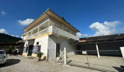 Casa com 3 quartos no bairro São Pedro!!!