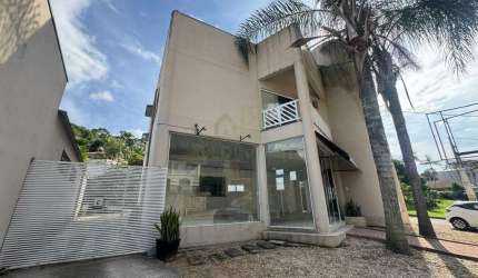 Sala comercial com 200m² no bairro Primeiro de Maio!!!