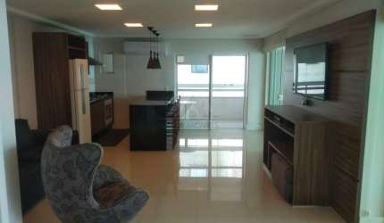 Apartamento na Praia Brava para locação anual