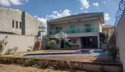 VENDO SOBRADO  PARQUE RESIDENCIAL LAGOINHA, 3 DORMITORIO ,  2 SUITES , 4 VAGAS