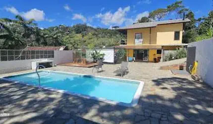 Casa com 3 dormitórios para alugar, 300 m² por R$ 7.500,00/mês - Sertãozinho - Santo Antônio do Pinhal/SP