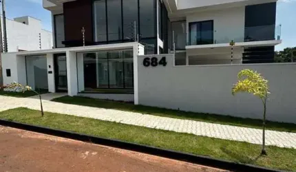 Sobrado para Venda em Campo Mourão, Jardim Flora III, 3 dormitórios, 3 suítes, 2 banheiros, 2 vagas