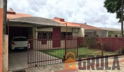 Casa para Venda em Campo Mourão, Centro, 2 dormitórios, 2 suítes, 4 banheiros, 2 vagas