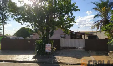 Casa para Venda em Campo Mourão, Jardim Lar Paraná, 5 dormitórios, 2 banheiros, 2 vagas