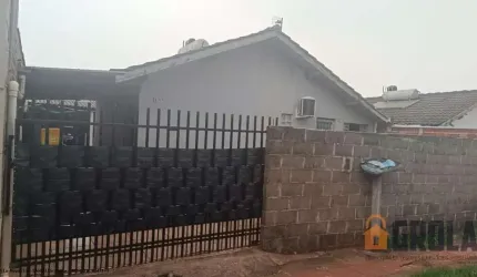 Casa para Venda em Campo Mourão, Moradias Avelino Piacentini, 2 dormitórios, 2 banheiros, 2 vagas