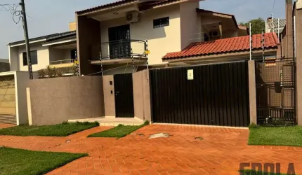 Sobrado para Venda em Campo Mourão, Jardim Laura, 3 dormitórios, 1 suíte, 3 banheiros, 1 vaga