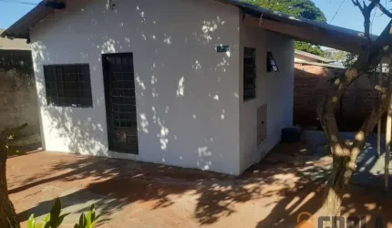 Casa para Venda em Campo Mourão, Conjunto Habitacional Antilhas, 2 dormitórios, 1 banheiro