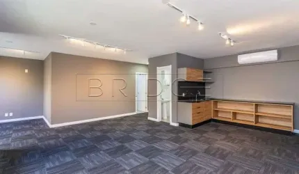 Sala comercial para alugar na Avenida Wenceslau Escobar, 1823, Tristeza, Porto Alegre por R$ 2.900