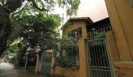 Casa comercial com 6 salas para alugar na Rua Marquês do Pombal, 251, Moinhos de Vento, Porto Alegre por R$ 7.000