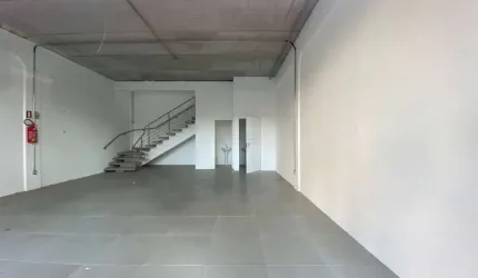 Ponto comercial com 1 sala para alugar na Avenida Grécia, 1069, Passo da Areia, Porto Alegre por R$ 6.000