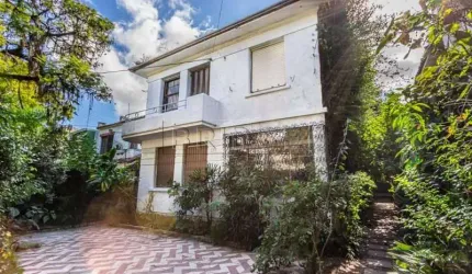 Casa comercial com 2 salas para alugar na Rua Castro Alves, 678, Rio Branco, Porto Alegre por R$ 12.000