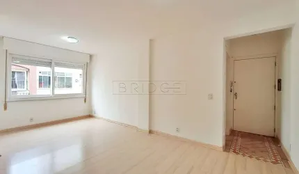 Apartamento com 2 quartos para alugar na Avenida Coronel Lucas de Oliveira, 2786, Petrópolis, Porto Alegre por R$ 2.200