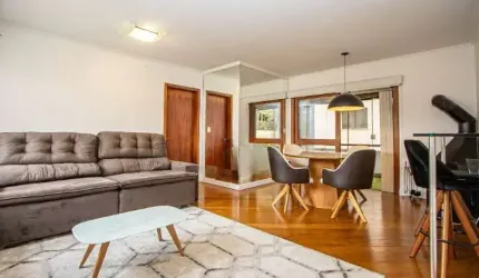 Apartamento com 3 quartos para alugar na Rua Sinimbú, 117, Petrópolis, Porto Alegre por R$ 4.500
