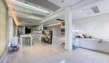 Ponto comercial para alugar na Rua Carazinho, 451, Petrópolis, Porto Alegre por R$ 9.500