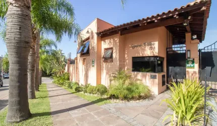 Casa em condomínio fechado com 4 quartos para alugar na Rua Ênio Andrade, 320, Três Figueiras, Porto Alegre por R$ 34.000
