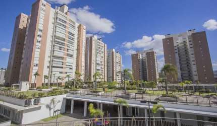 Apartamento com 3 quartos para alugar na Rua Nicola Mathias Falci, 151, Central Parque, Porto Alegre por R$ 15.000