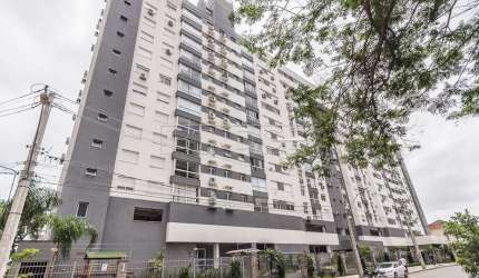 Apartamento com 3 quartos para alugar na Rua Bezerra de Menezes, 623, Passo da Areia, Porto Alegre por R$ 3.500