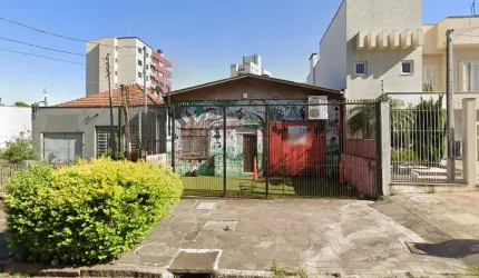 Casa comercial para alugar na Rua Paulo Setúbal, 117, Passo da Areia, Porto Alegre por R$ 5.500
