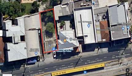 Terreno em condomínio fechado para alugar na Avenida Protásio Alves, 4360, Petrópolis, Porto Alegre por R$ 6.000