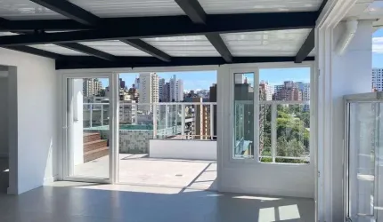 Cobertura para venda com 227 metros quadrados com 3 quartos em Bela Vista - Porto Alegre - RS