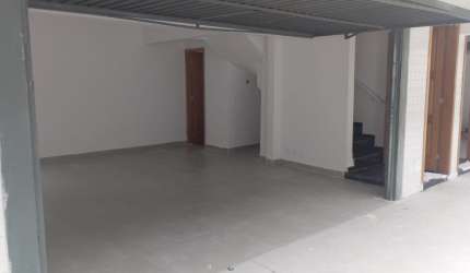 Sobrados novos  com 3 dormitórios sendo 1 suíte, 2 garagens fechada paralelas e quintal