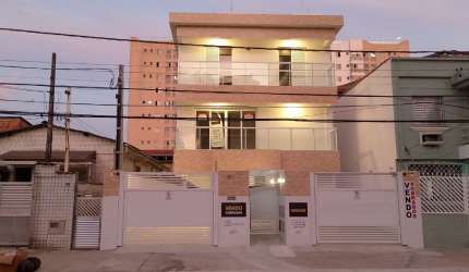 Sobrado 3 dormitorios novo frente com varandas 3 garagens quintal e churrasqueira