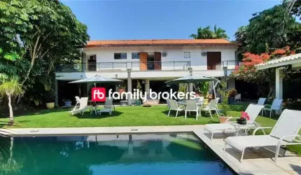 MAGNÍFICA MANSÃO NO CONDOMINIO MALIBU FINAMENTE DECORADA EM ESTILO NEOCONTEPORÂNEO