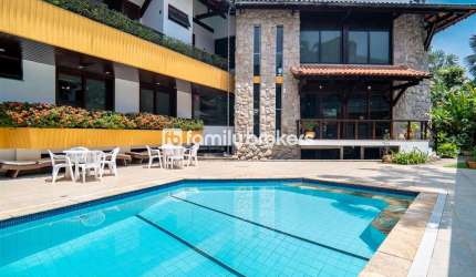 CONDOMÍNIO SANTA HELENA: CASA TRÍPLEX DE 750m² E 5 QUARTOS À VENDA