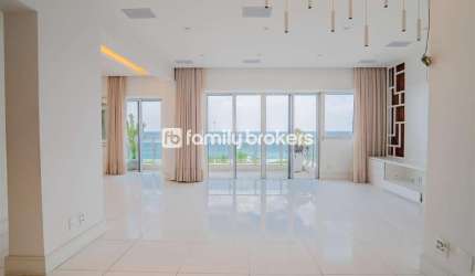 EXCELENTE COBERTURA FRONTAL MAR DE 4 SUÍTES E 300m² À VENDA NO POSTO 5 DA BARRA