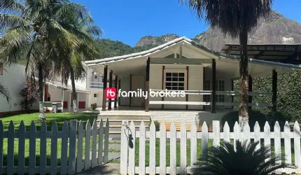 MARAVILHOSA CASA NO RENOMADO CONDOMÍNIO FAZENDA PASSAREDO - TAQUARA