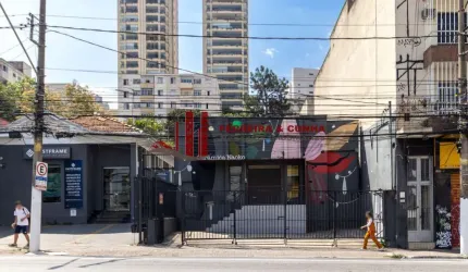 Galpão 300m² para locação no bairro Santana